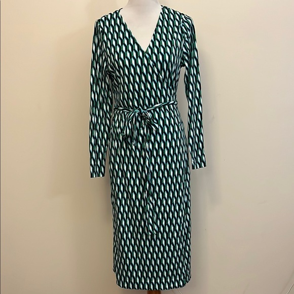Diane Von Furstenberg Dresses & Skirts - Diane Von Furstenberg Blue and Green Long Sleeve Geometric Pattern Wrap Dress XL